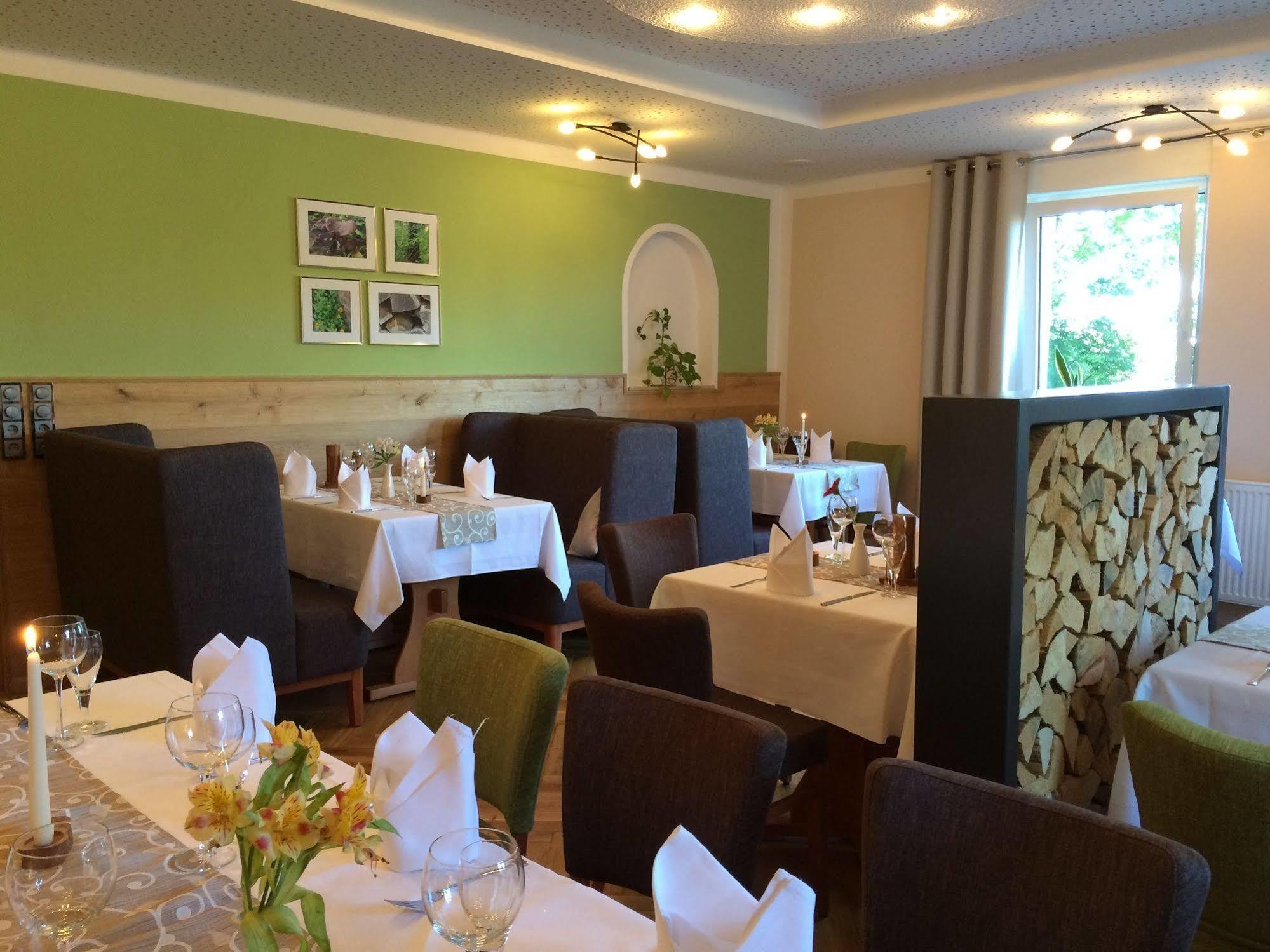 Hotel Restaurant Zwergschloesschen غيرا المظهر الخارجي الصورة